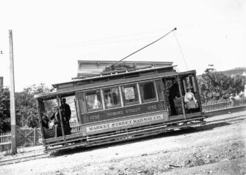 PST 2ªPART 28 DE GENER DE 1.917 A SANT FRANCISCO COMENCEN A CIRCULAR ELS TRAMVIES