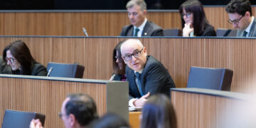 L’oposició critica el 86% de despesa ordinària i les duplicitats d’organismes al pressupost 2026