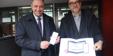 Bardina veu “complex” prohibir les xarxes socials als menors i aposta per reforçar la protecció