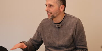 Micó veu “positiu” reduir a 10 anys l’accés a la nacionalitat