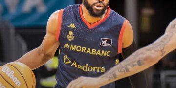 El MoraBanc rep el València abans de l’aturada per la Copa del Rei