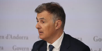 Govern prohibirà l’accés dels menors de setze anys a les xarxes socials que comportin un risc “per al seu desenvolupament”