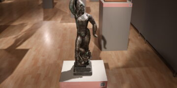 Visita nocturna a través de l’escultura al llarg del segle XX