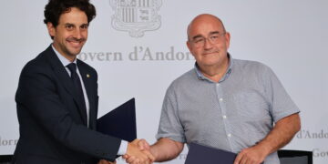 Les farmàcies del país recolliran els medicaments caducats i les agulles de la ciutadania